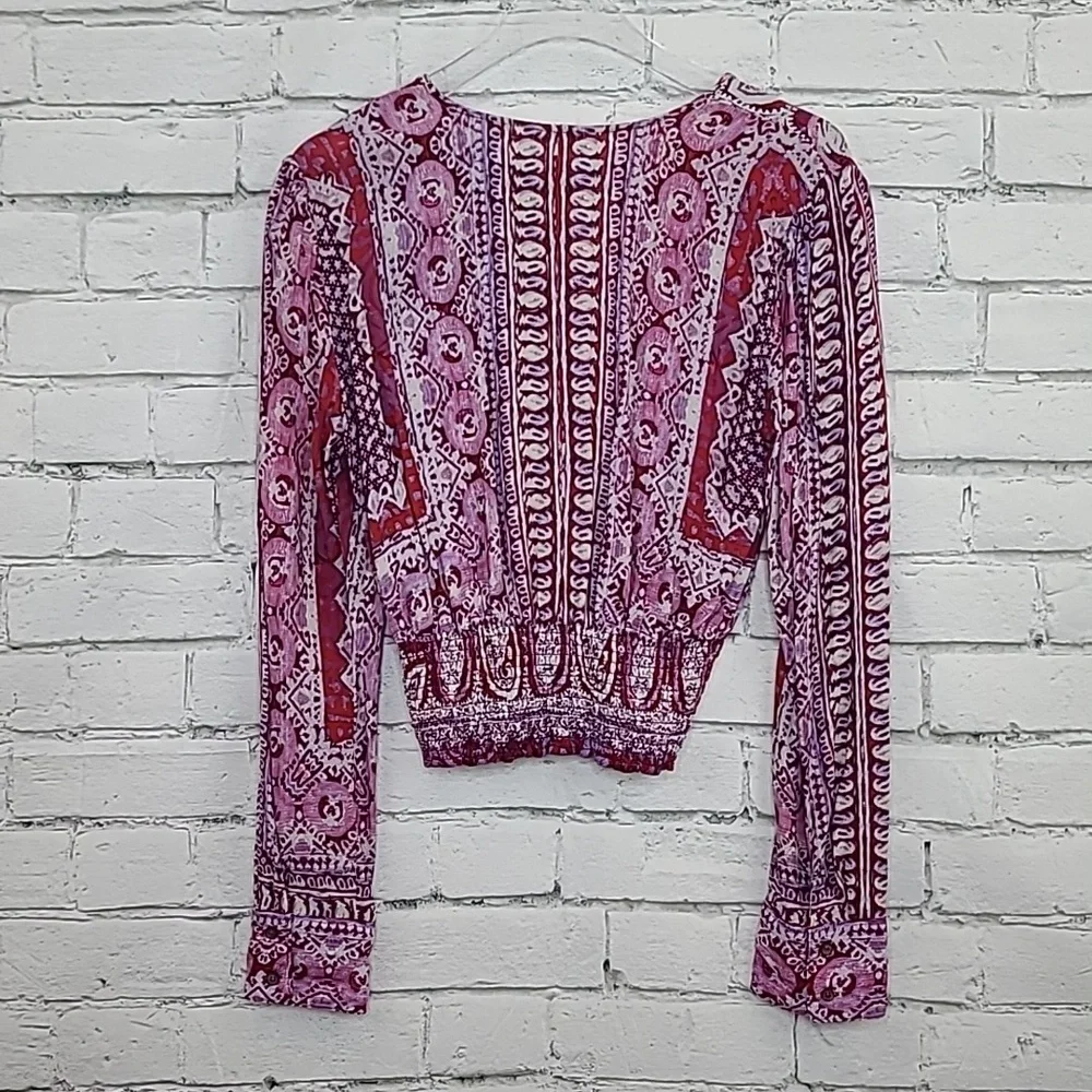 Free People Wild & Free Long Sleeve VNeck Cropped Paisley Print Blouse Red/White